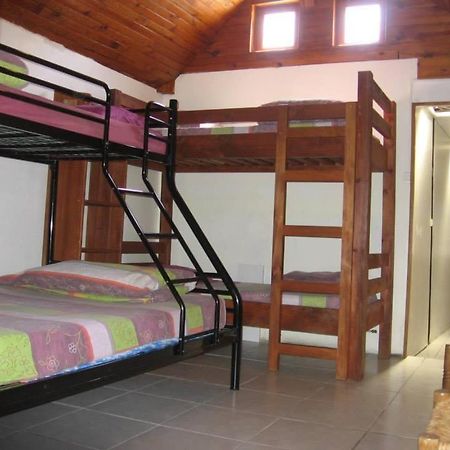 Gite Les Carillons Hostel Силаос Екстериор снимка
