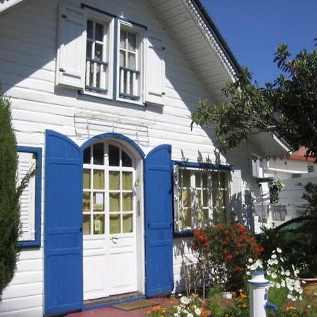 Gite Les Carillons Hostel Силаос Екстериор снимка